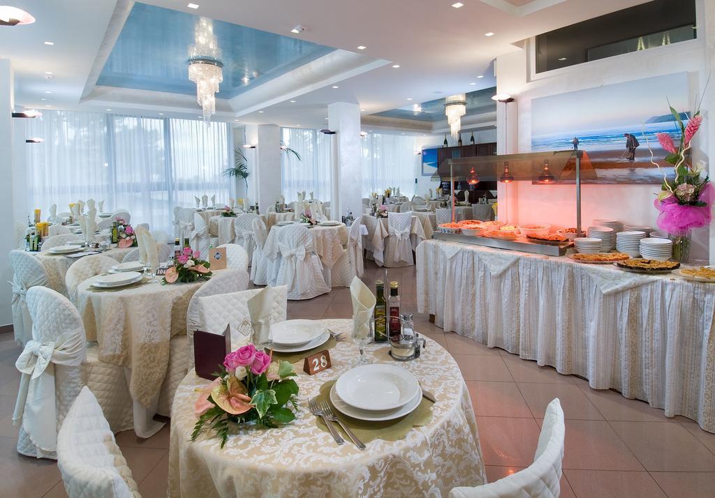 Hotel Tulipe Nazionale リッチョーネ エクステリア 写真