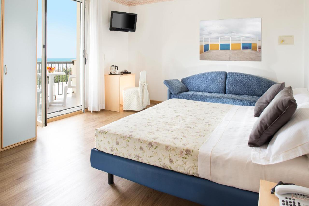 Hotel Tulipe Nazionale リッチョーネ エクステリア 写真