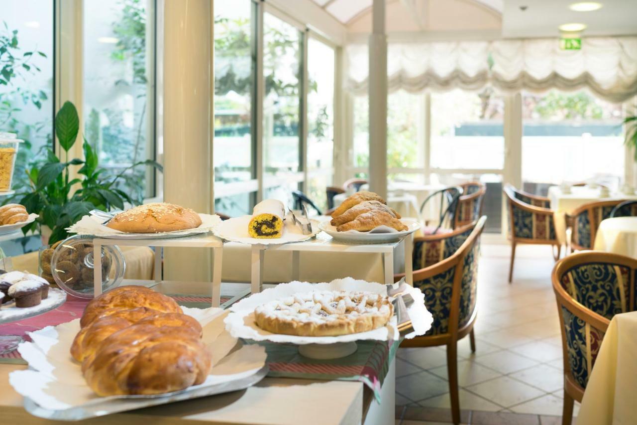 Hotel Tulipe Nazionale リッチョーネ エクステリア 写真